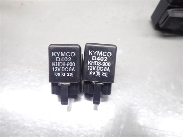 βEE27-4 KYMCO レーシング125FI RFBSR25BA 動画有 純正 リレー その他 4点セット 動作正常！ラバー部切れ有り！_画像3