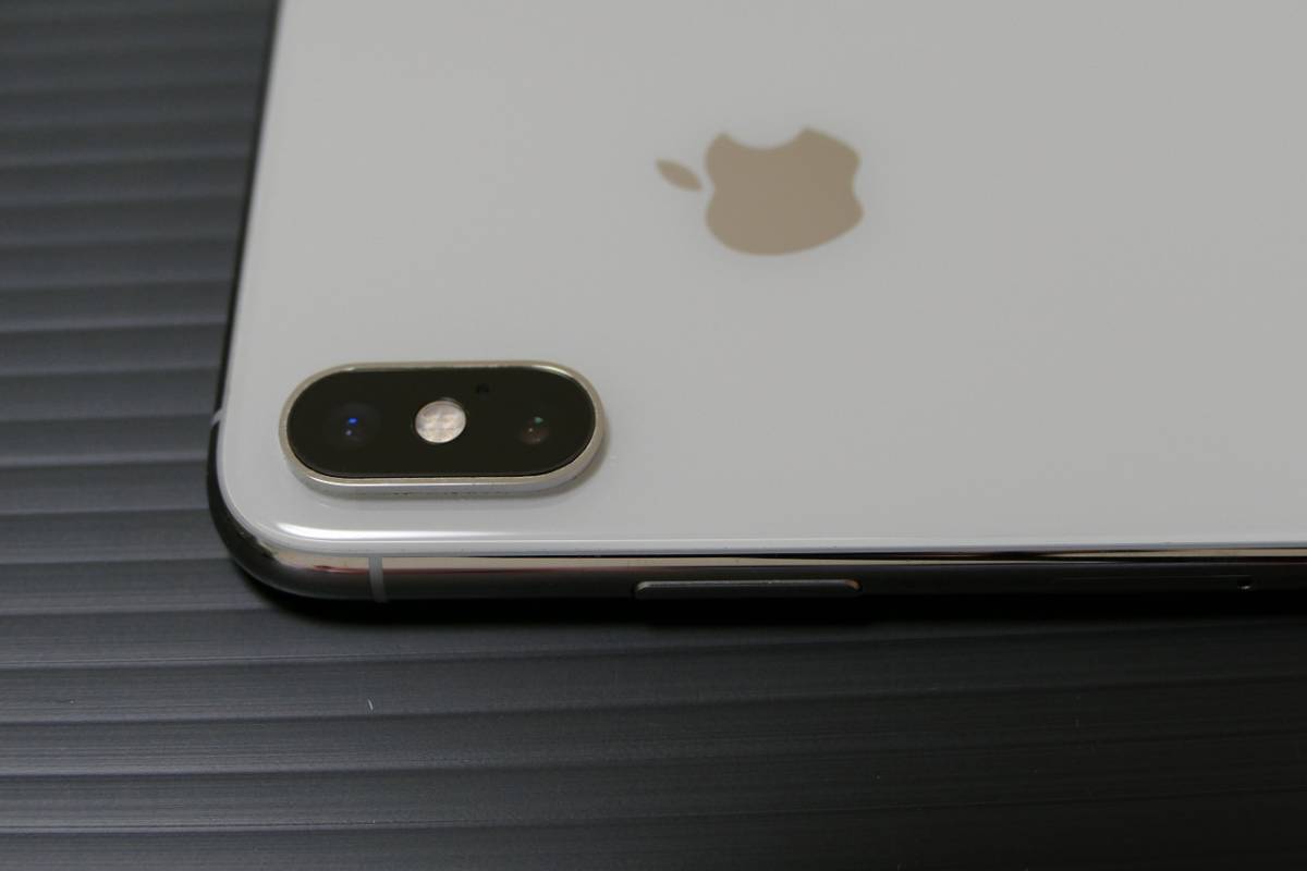 【即決/送料無料】Apple iPhoneXS 64GB Silver A2098 MTAX2J/A バッテリ84% ■SIMフリー(docomoロック解除済み）_画像7