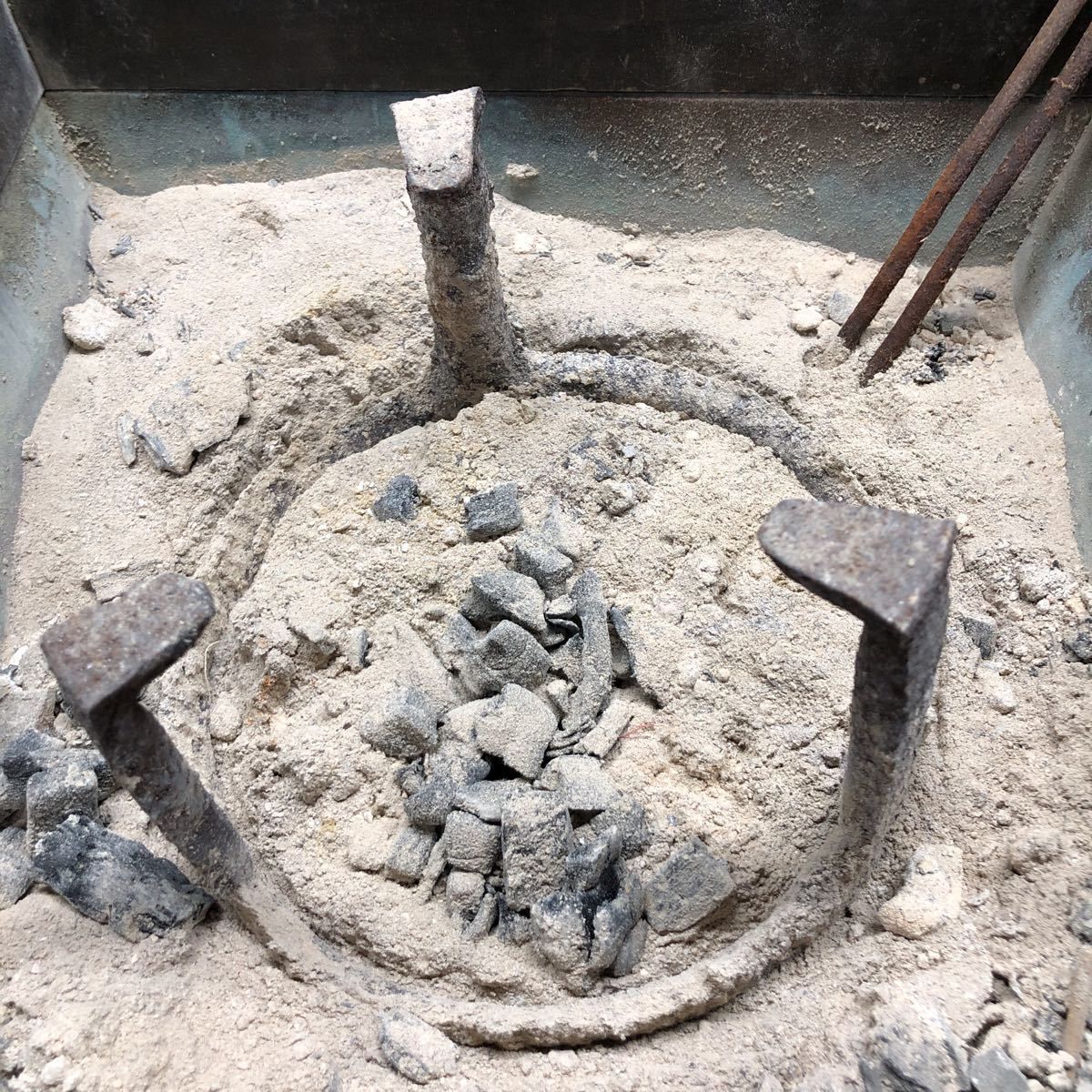 AI2142 時代物木製四方灰入り火鉢37×37㎝ 火箸五徳付き内銅煎茶道具