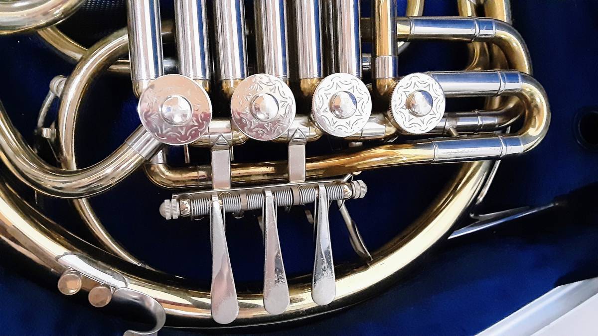 Yahoo!オークション - 1円 金管楽器 ベッソン BESSON ホルン BE Yahoo!オークション - 1円 金管楽器 ベッソン BESSON ホルン BE