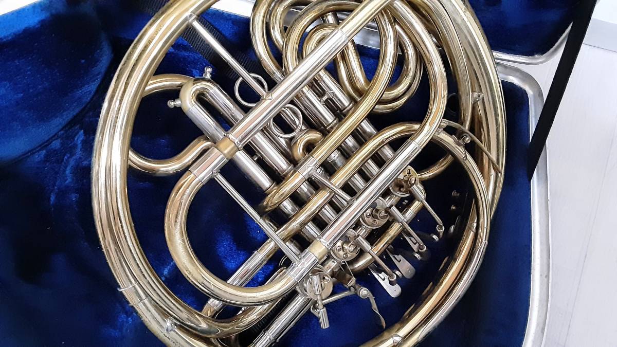 Yahoo!オークション - 1円 金管楽器 ベッソン BESSON ホルン BE Yahoo!オークション - 1円 金管楽器 ベッソン BESSON ホルン BE
