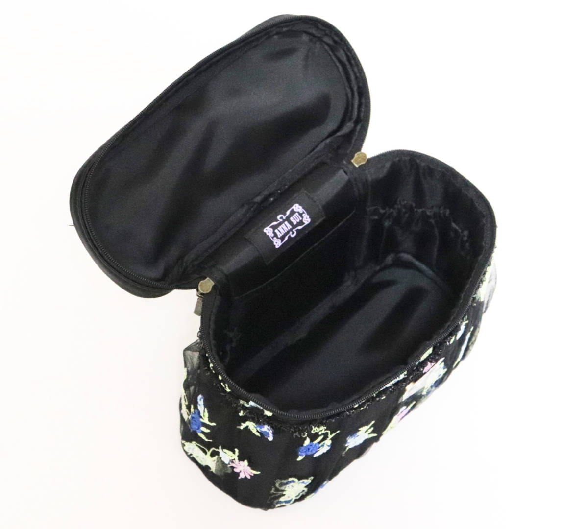 ANNA SUI アナスイ》新品 透け感 バラ・蝶刺繍 上品デザイン ANNA SUI アナスイ》新品 透け感 バラ・蝶刺繍 上品デザイン