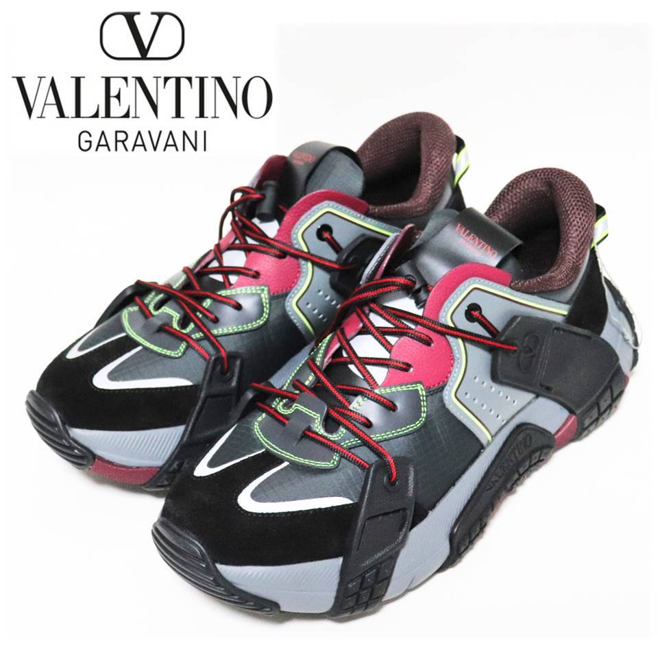 Valentino ヴァレンティノ》箱付新品 定価111 100円 イタリア製