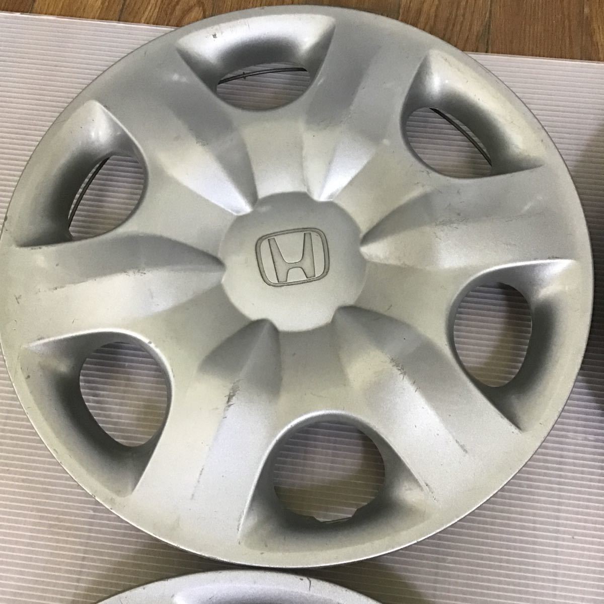 ホイールキャップ キャップ パーツ　HONDA ホンダ純正　フィット　車　中古品　ホイールカバー　現状　カー_画像4