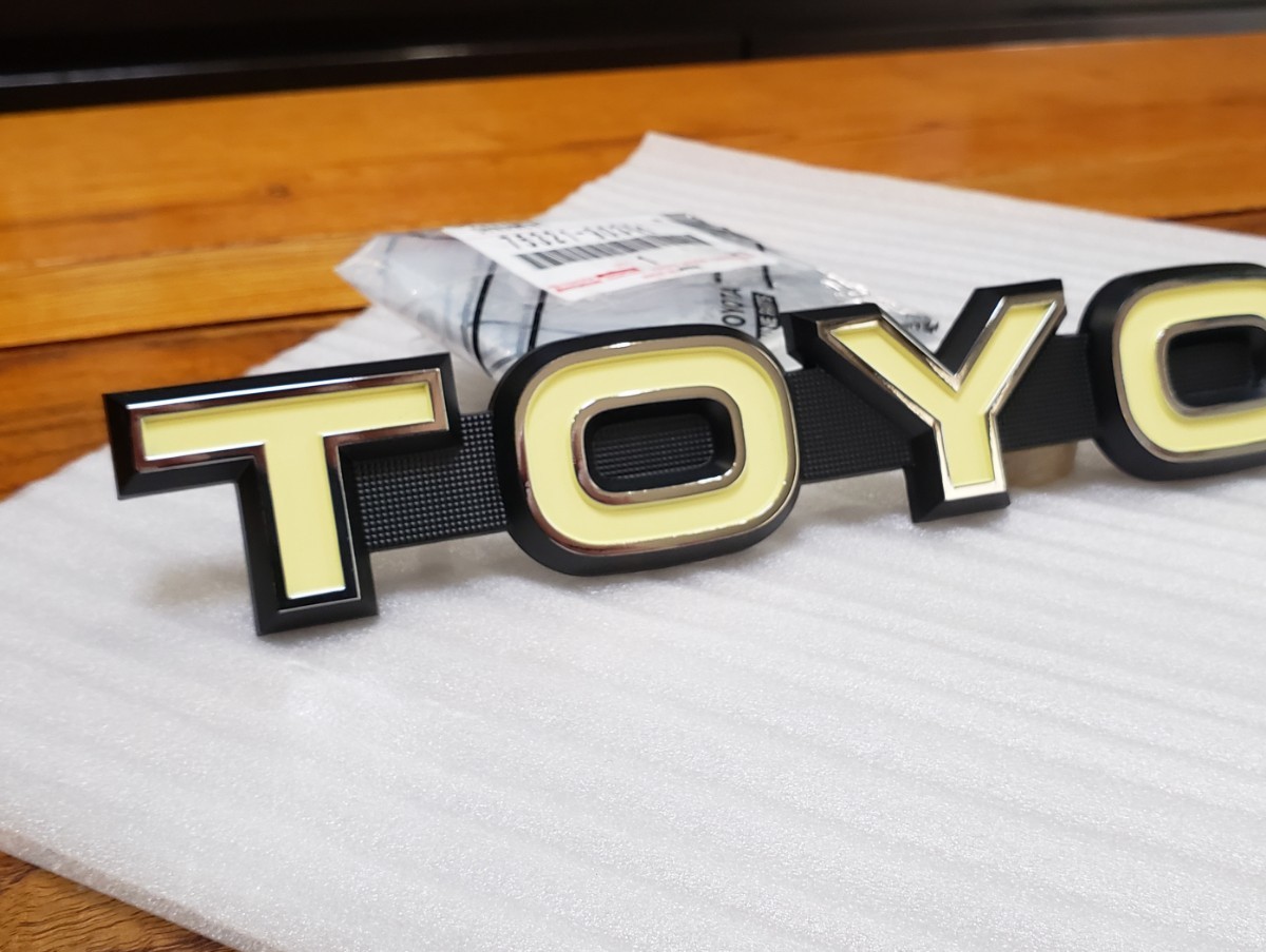 トヨタ│純正部品│エンブレム 40系 ランドクルーザー│フロント