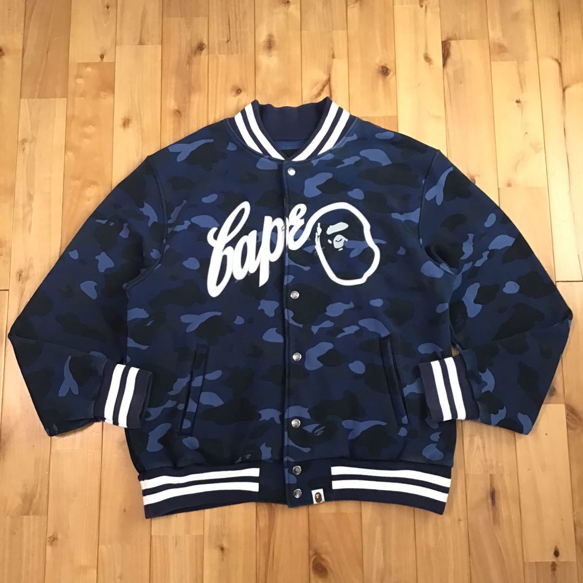 Blue camo スウェット スタジャン Lサイズ a bathing ape BAPE sweat varsity jacket エイプ ベイプ アベイシングエイプ 迷彩 NIGO w1_画像1