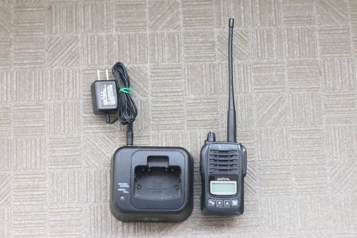 【動作OK】アイコム ICOM デジタル簡易無線機 IC-DU65B 免許局 フルセット バッテリー 現行機 防水 5W 業務仕様　　_画像1