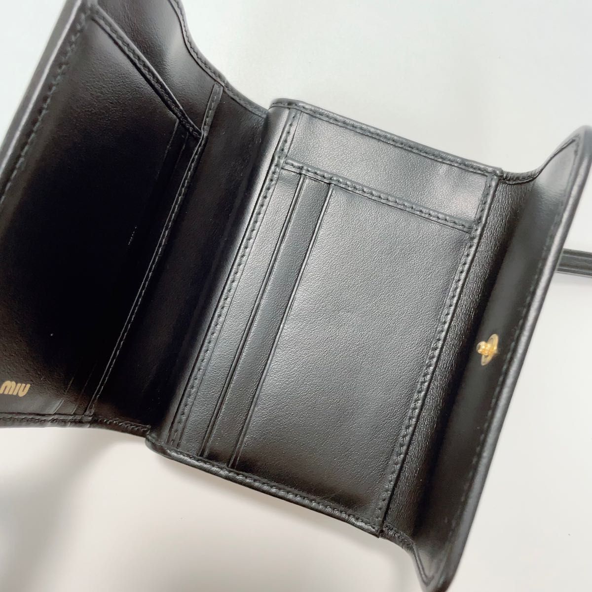 新品》マテラッセ ミュウミュウ キルティング ミニ財布 ダイヤ