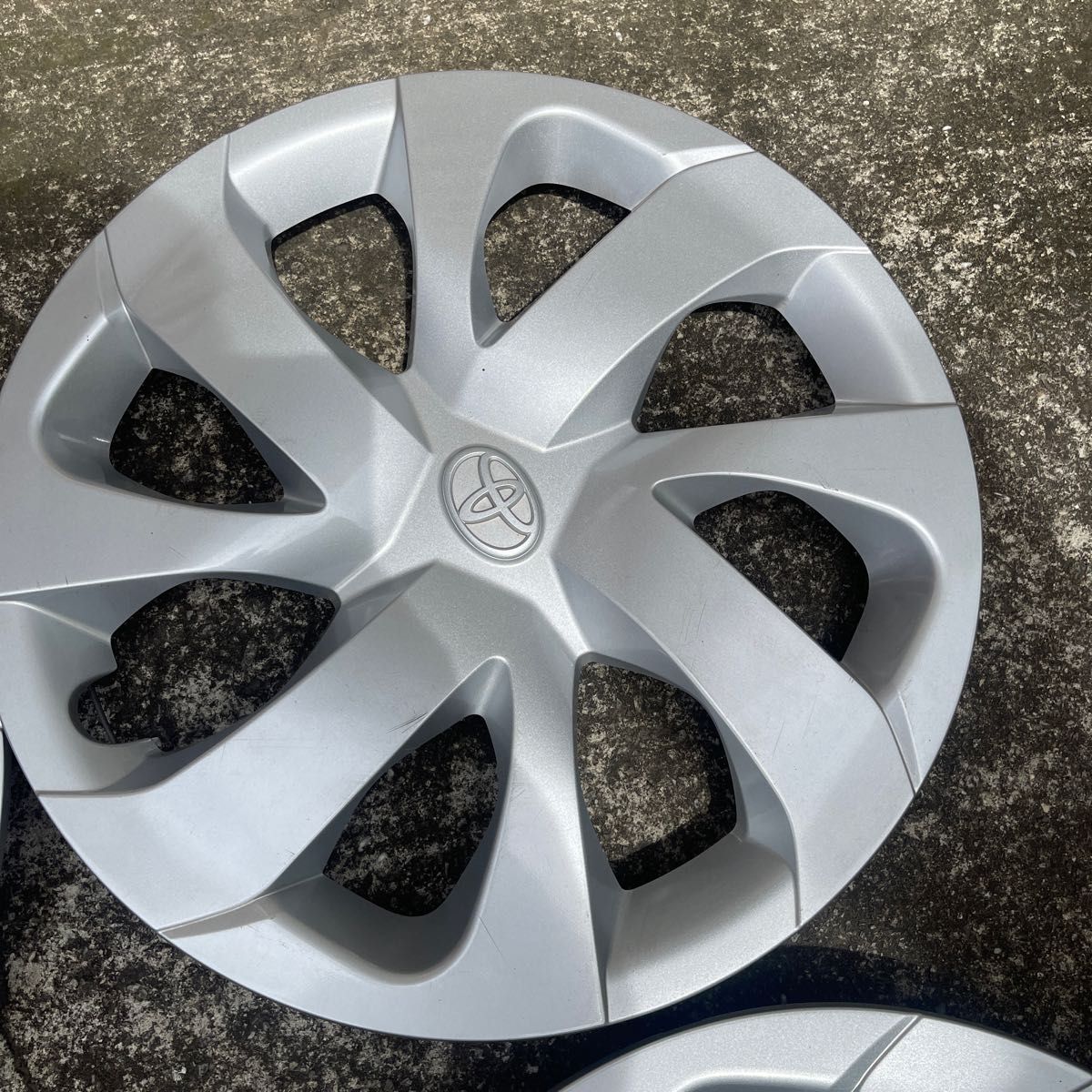 シエンタ 170系 純正 ホイールキャップ ホイールカバー 新品外し シエンタ 170系 純正 ホイールキャップ ホイールカバー 新品外し