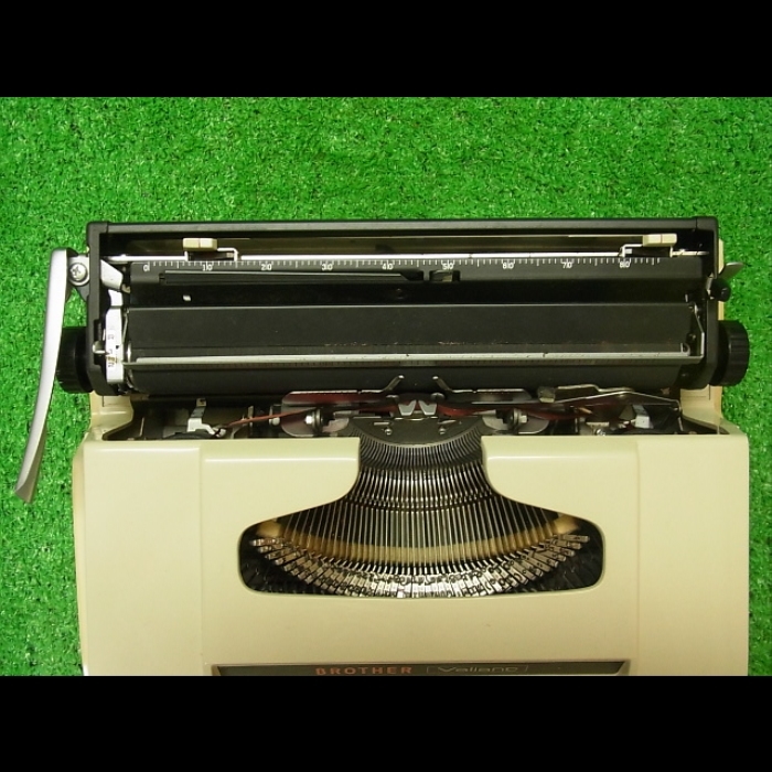  control :333-9 * Brother brother valiant typewriter antique Vintage retro operation not yet verification *