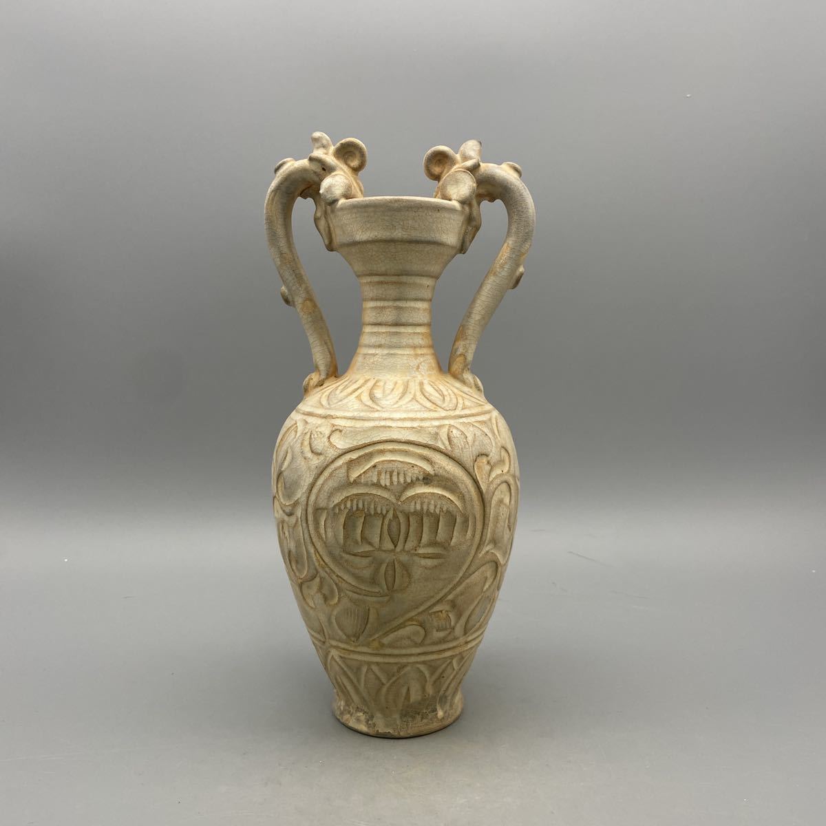 中国 古玩 古美術 白磁 陽刻 宋代 花瓶 高さ 15.5cm