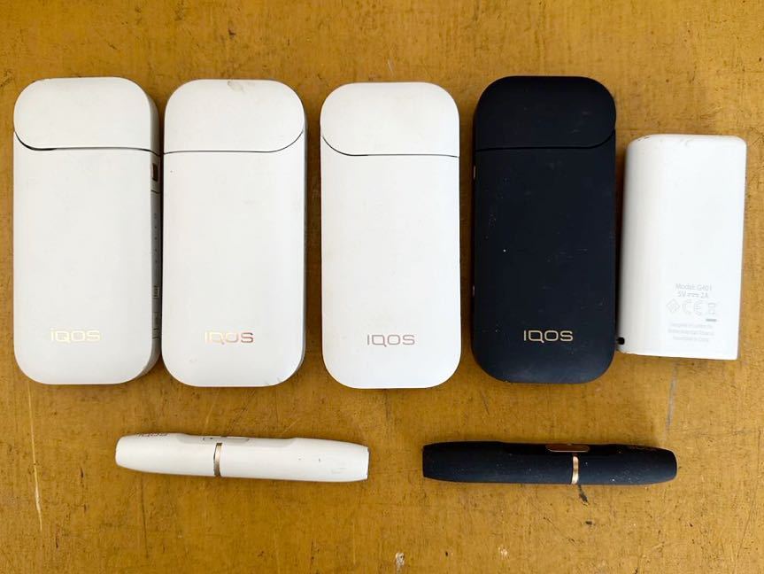 IQOS 2.4 A1503 （ネイビー 、白) ポケットチャージャー A1502x2 glo HIPER G401 本体 ホルダー グロー 白 ホワイト 5個セット　送料込み_画像2