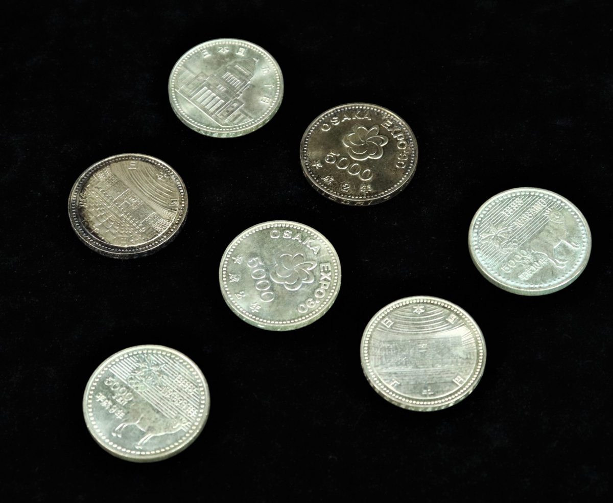 SALE/67%OFF】 OSAKA EXPO'90 議会開設100年 裁判所100年 5000円貨幣