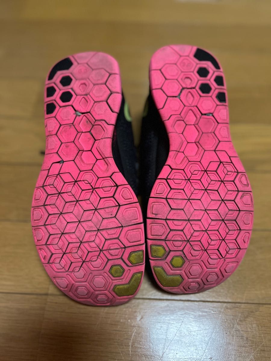 NIKE FREE ナイキ　フリー ランニングシューズ　24cm