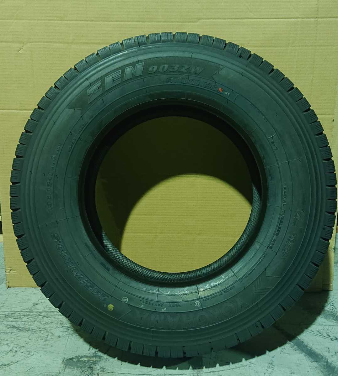 YOKOHAMA スタッドレスタイヤ 903ZW 245/70R19.5 4軸低床 6本セット(4