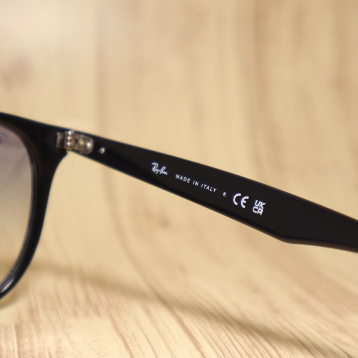 国内正規品 新品未使用・ RayBan RB4259F-601/19 RB4259F-60119