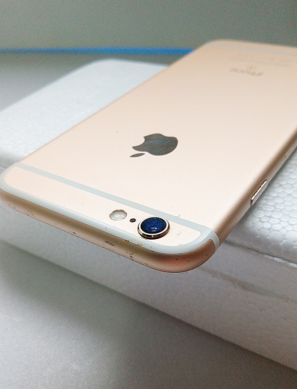 Apple iPhone6s 64GB A1688 ゴールド 動作品の画像6