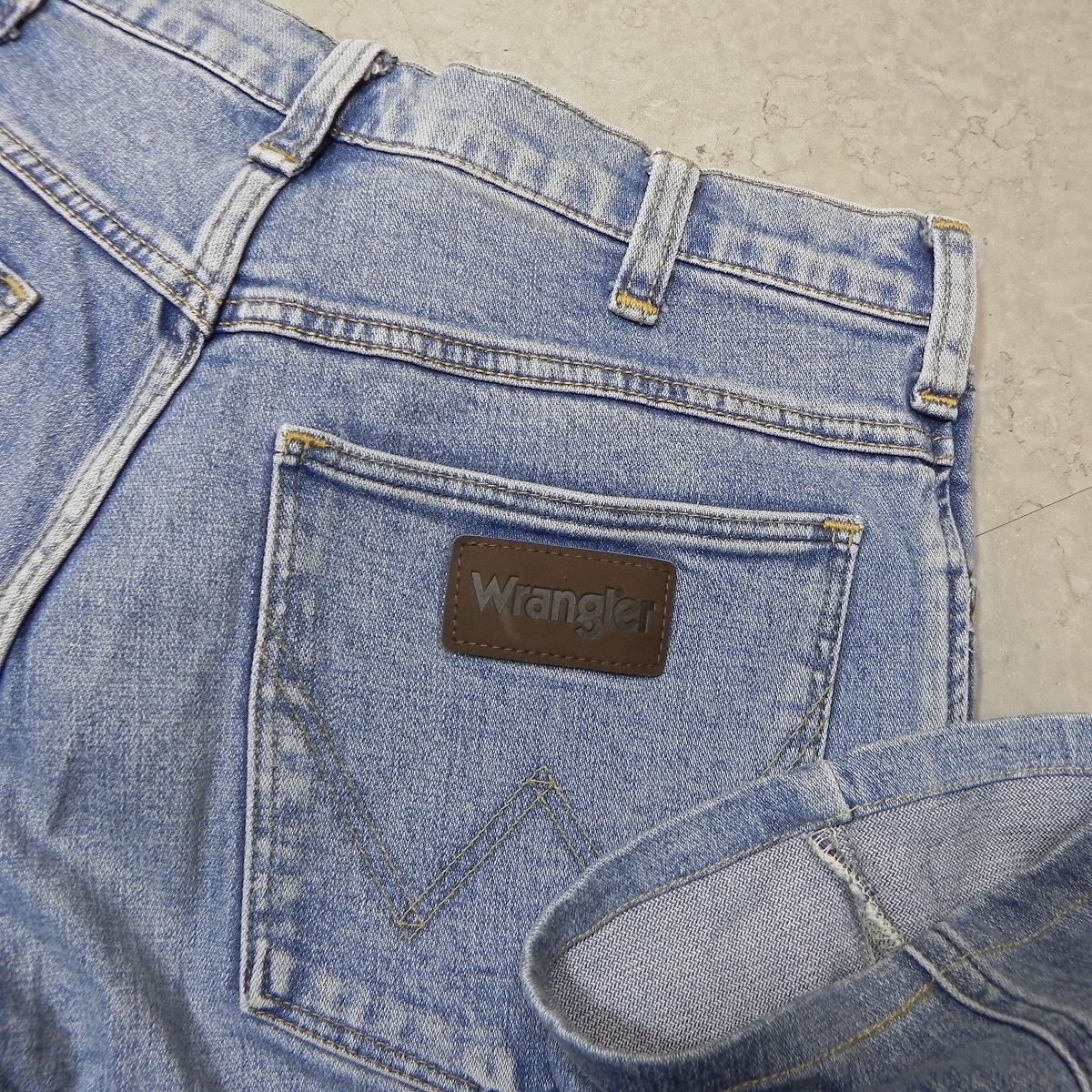 j54■Wrangler■ラングラー ストレッチデニム (ジーンズ) ユーズド加工■WM4903・Mサイズ 即決★の画像3