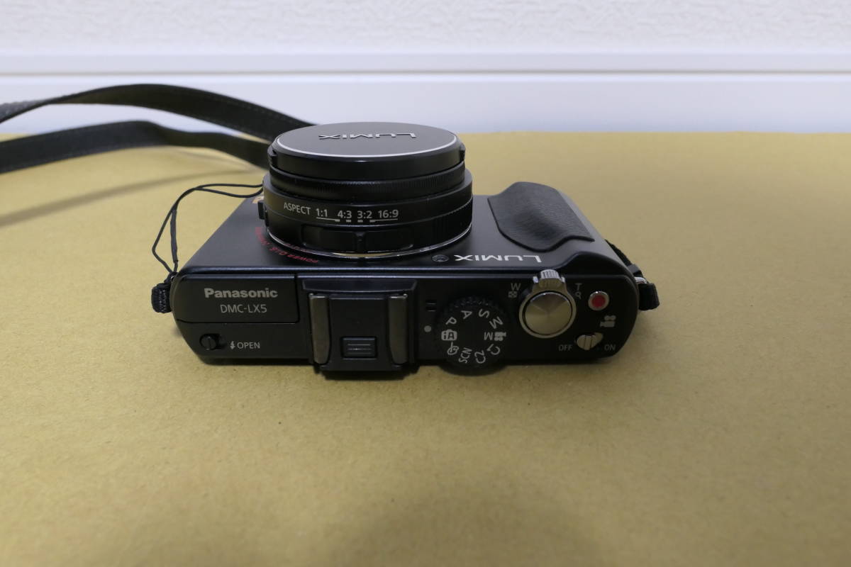 中古】Panasonic LUMIX DMC-LX5 純正レザーケース付 パナソニック