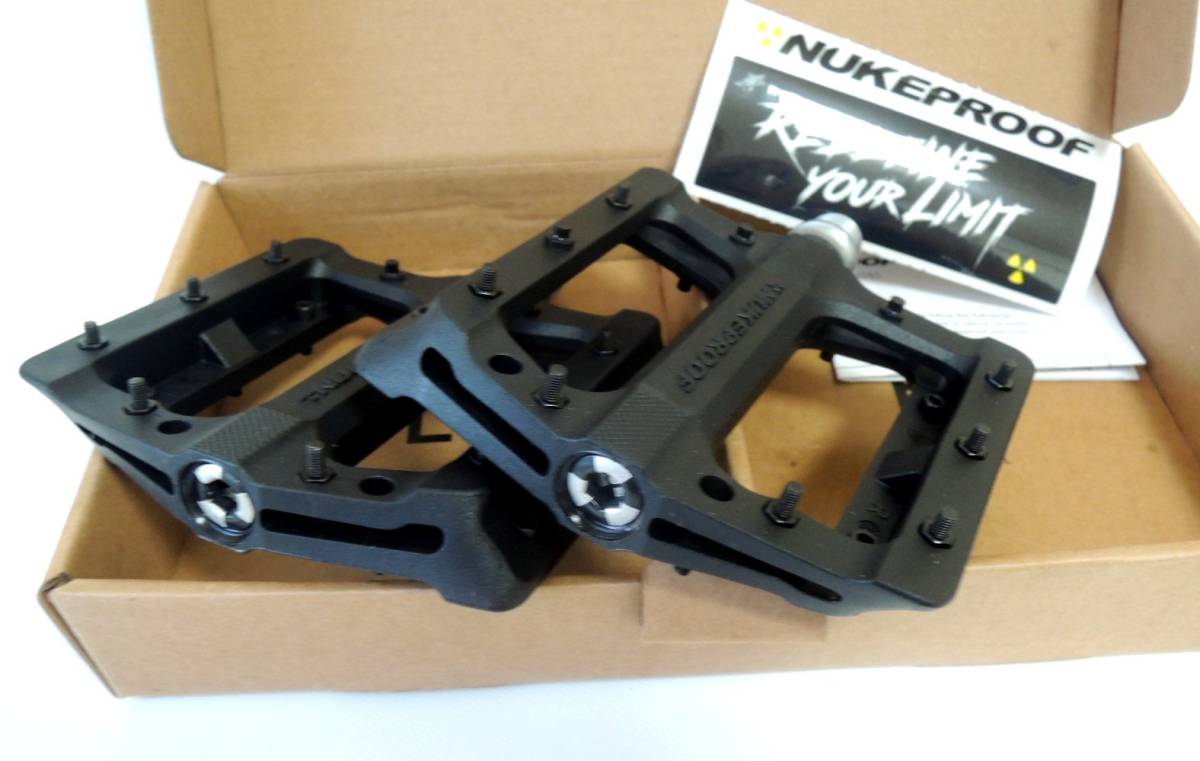 送料無料☆新品 Nukeproof Neutron EVO フラットペダル BMX MTB ブラック