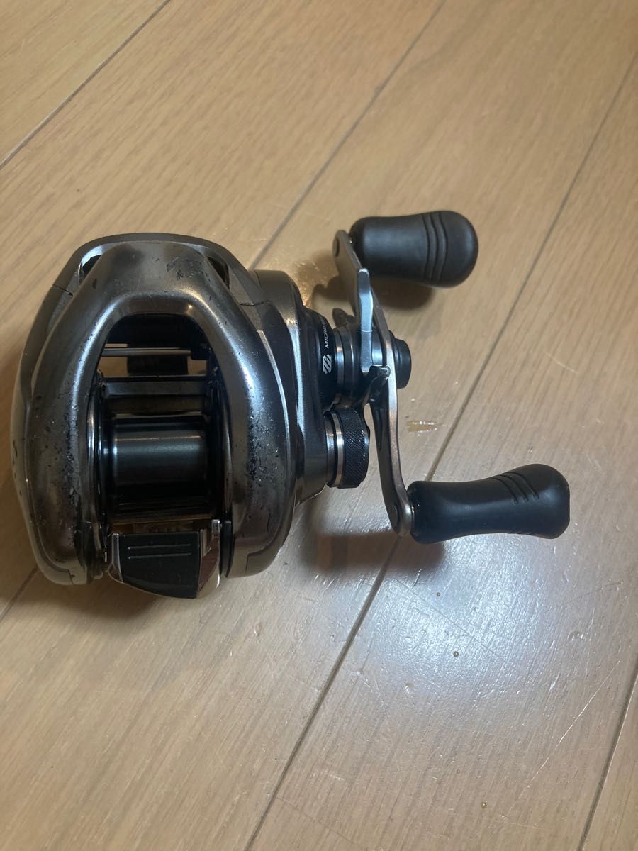 驚きの値段】 メタニウムDC ノーマルギア ジャンク品 リール