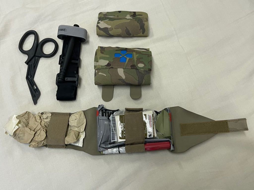 実物 マイクロトラウマキットナウ! IFAK マルチカム MULTICAM ブルー