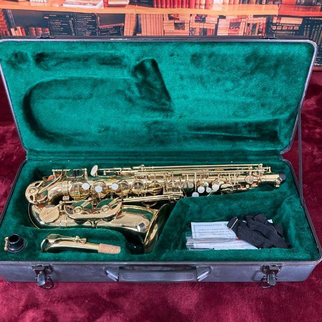 5607】 送料無料 Kaerntner alto saxophone-