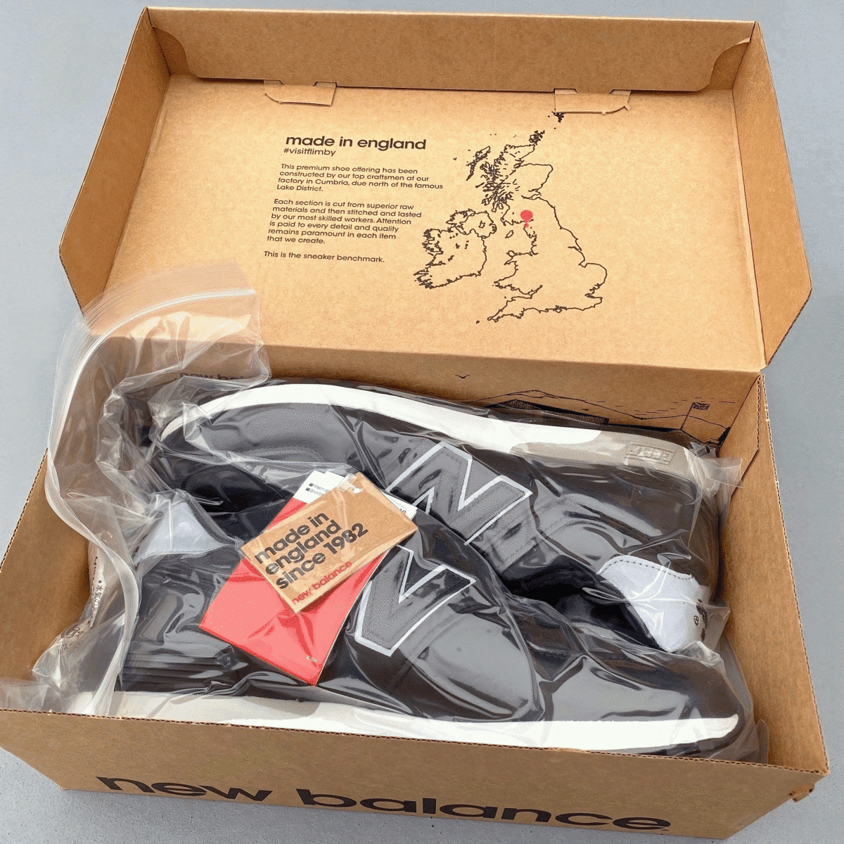 激安店舗 国内正規品 オールレザー スニーカー NB ブラック×グレー