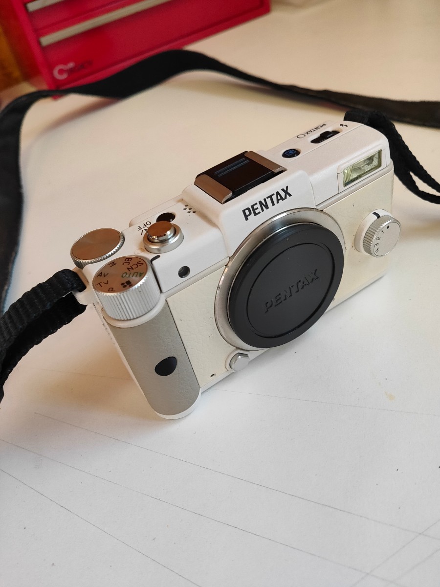 中古品)PENTAX ミラーレス一眼 Q レンズキット ホワイト PENTAXQLKWH