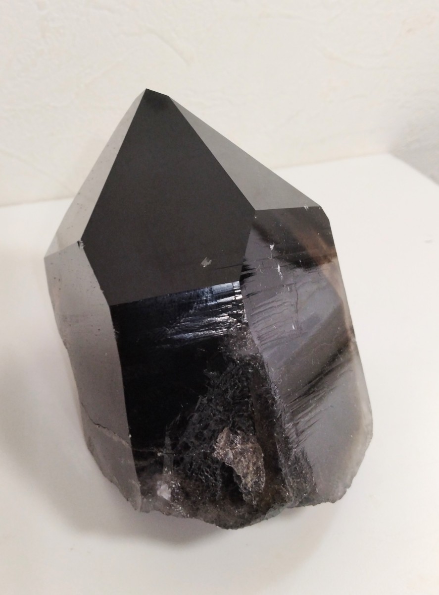 モリオン原石600g最強の魔除け石