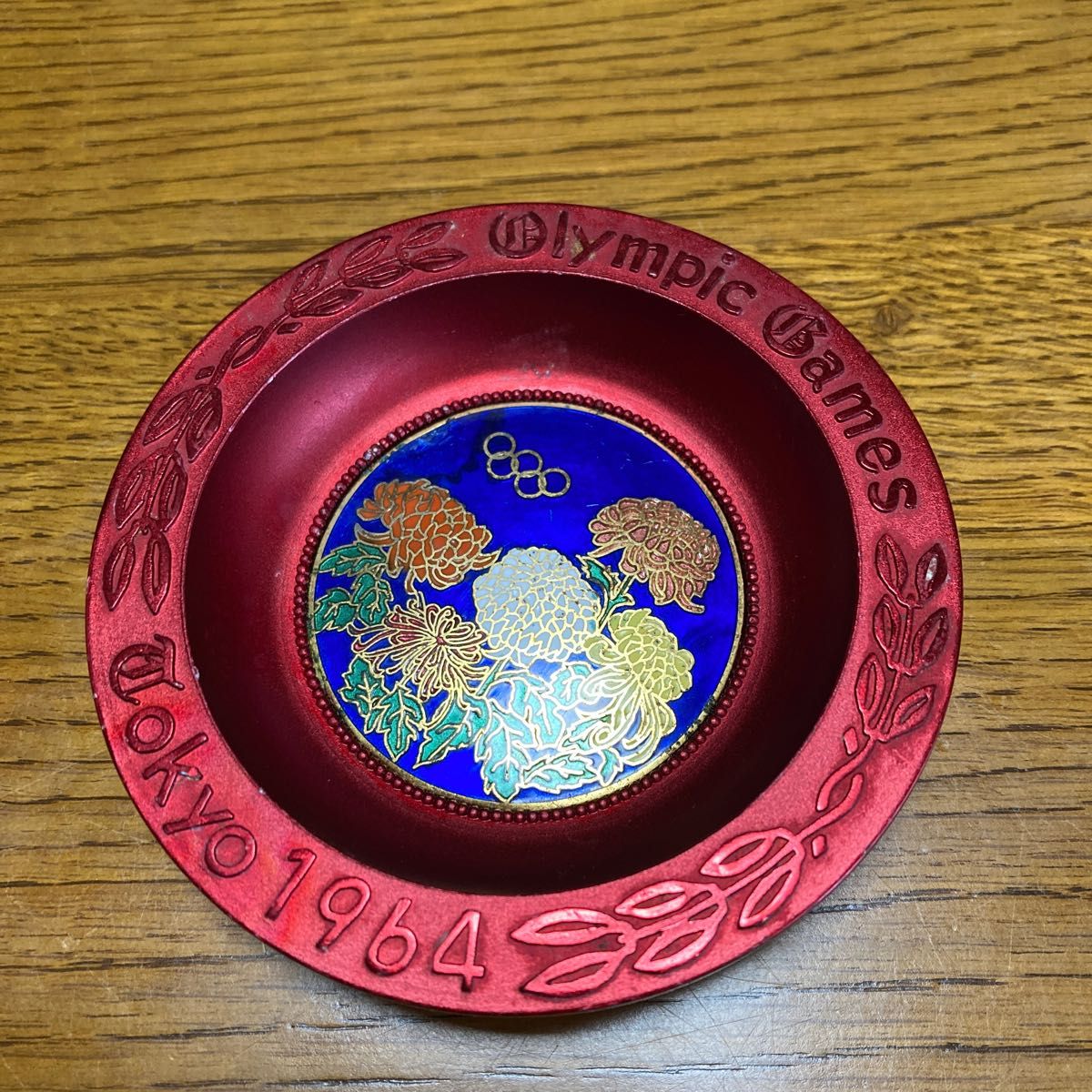 飾り皿 東京 オリンピック 昭和レトロ 1964年 赤｜PayPayフリマ