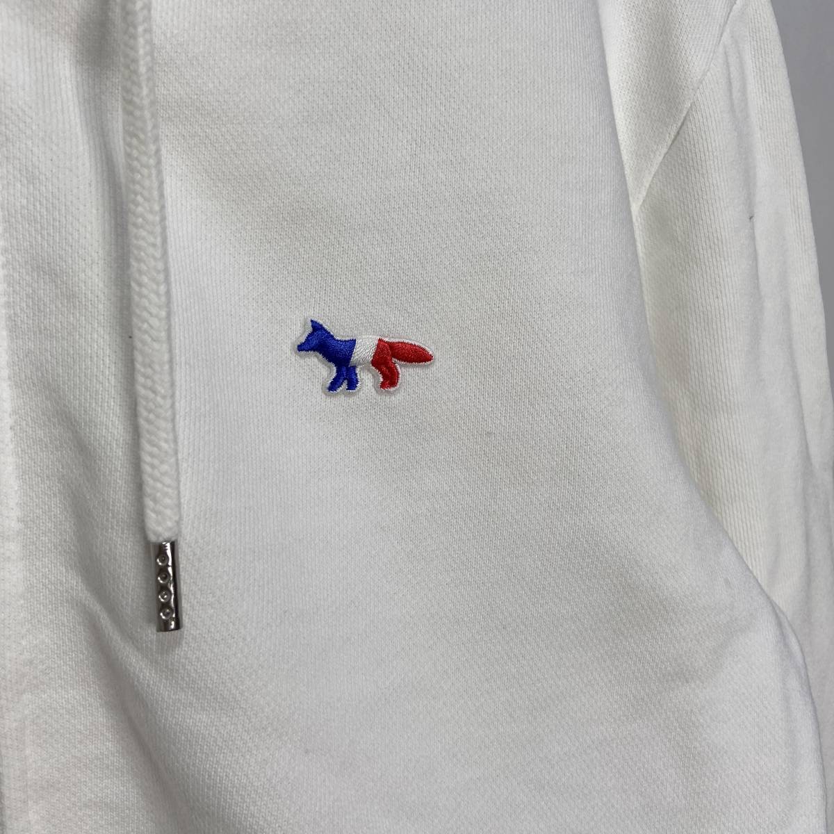 送料無料☆MAISON KITSUNE☆メゾンキツネ☆ワンポイント刺繍ロゴ 送料無料☆MAISON KITSUNE☆メゾンキツネ☆ワンポイント刺繍ロゴ