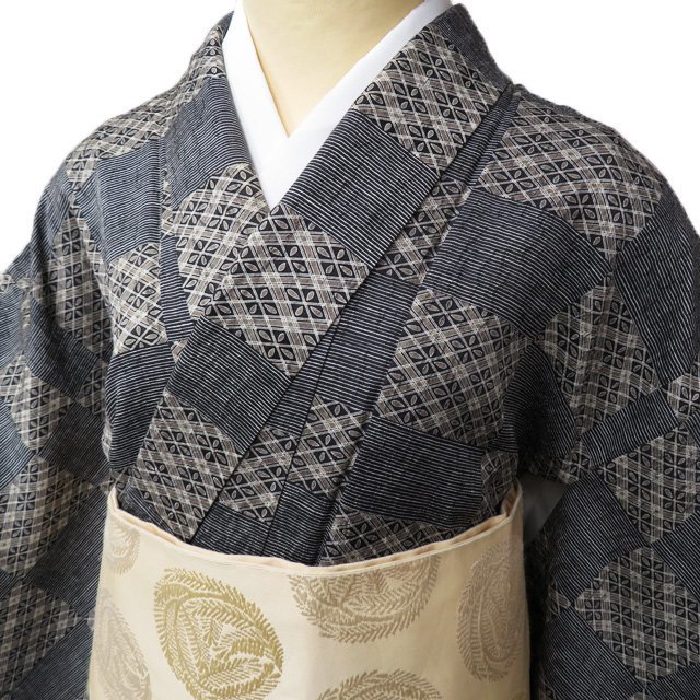 品質は非常に良い 市松取り カジュアル 袷 正絹 未使用 着物 小紋 特選