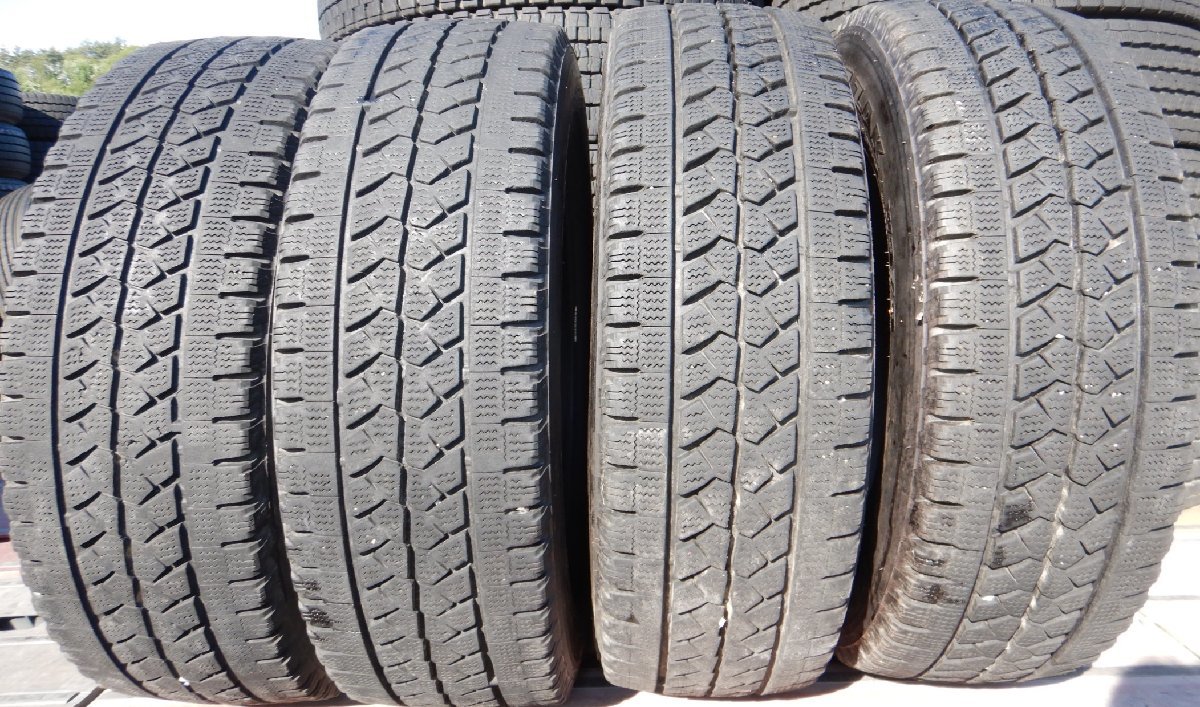 4本価格★パT7486■215/65R15 110/108L LT BRIDGESTONE BLIZZAK W979 スタッドレスタイヤ★条件付送料無料★地山 トラック LT