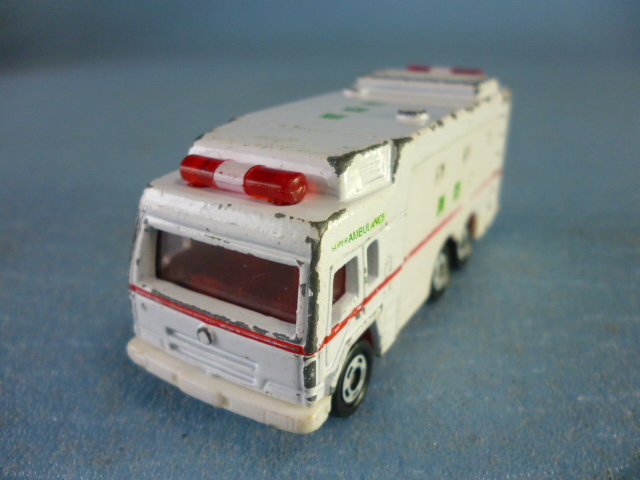 トミカ　大型特殊救急車　c16rf_画像2