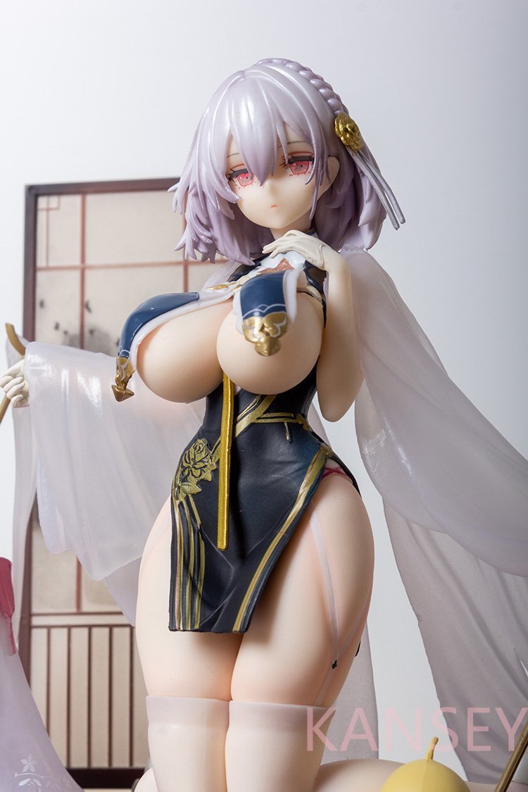 新品　アズールレーン シリアス　塗装済み　 PVC製　完成品　箱付き　14cm_画像1