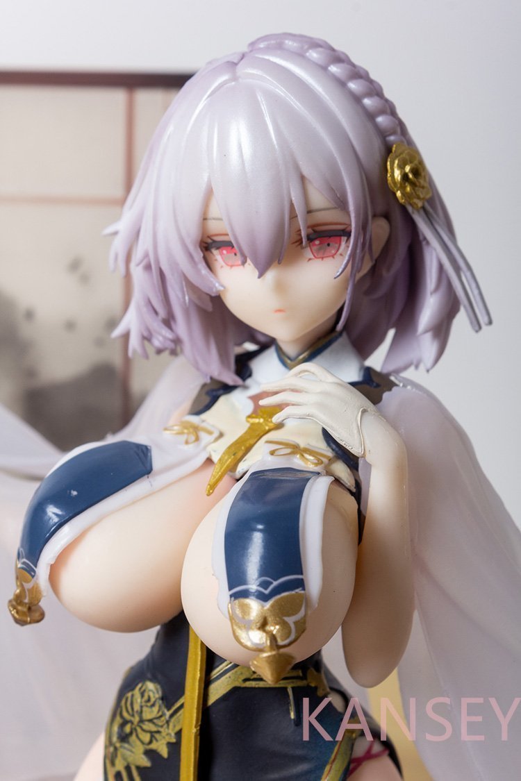 新品　アズールレーン シリアス　塗装済み　 PVC製　完成品　箱付き　14cm_画像2