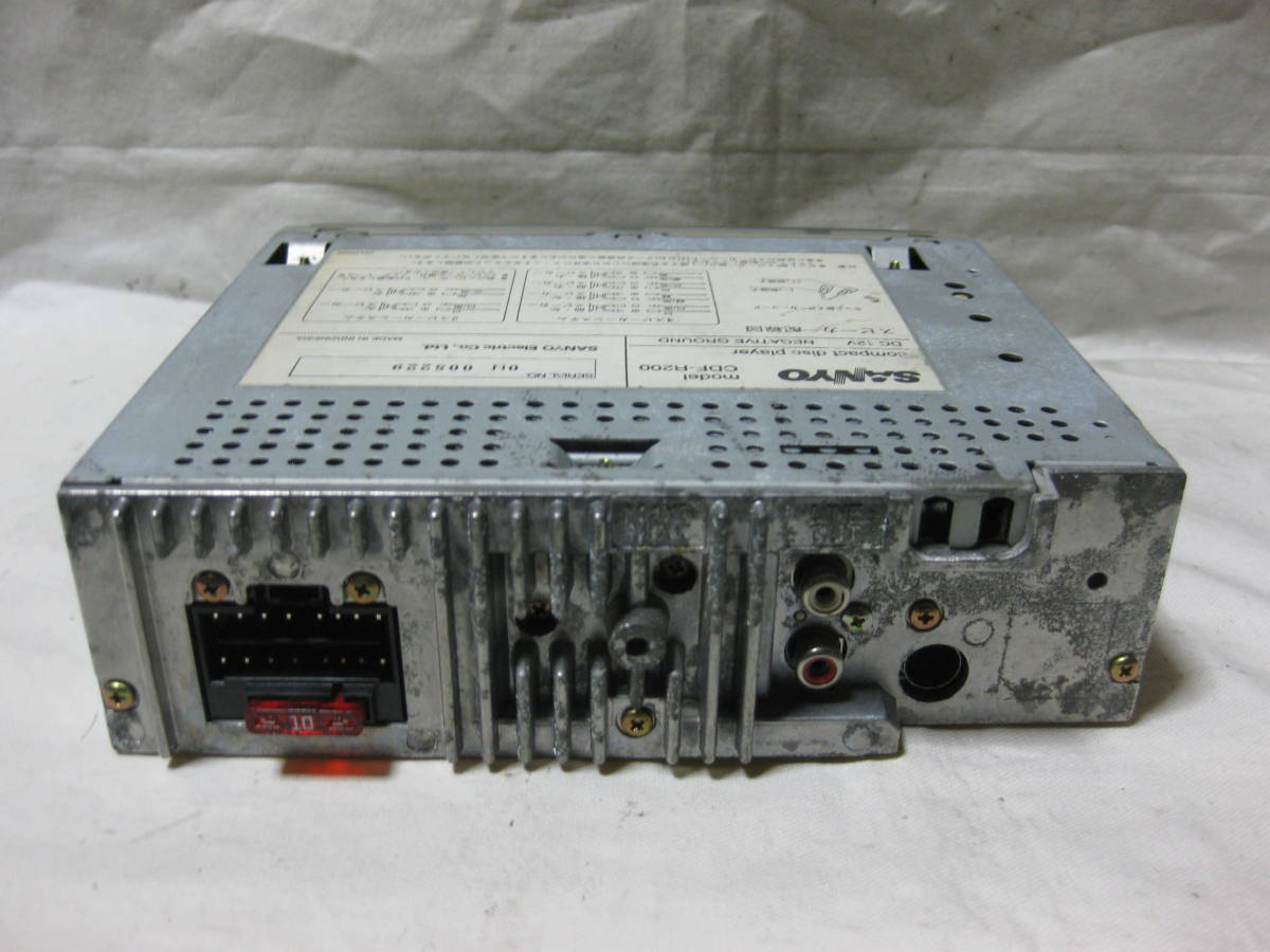 K-1777　SANYO　サンヨー　CDF-R200　1Dサイズ　CDデッキ　故障品_画像5