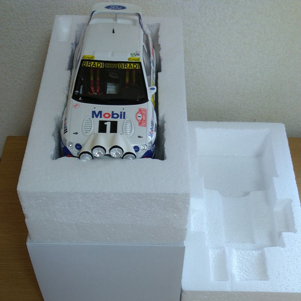 1/18 OTTO mobile OTM534 フォード エスコートRS コスワース4×4 1/18 OTTO mobile OTM534 フォード エスコートRS コスワース4×4