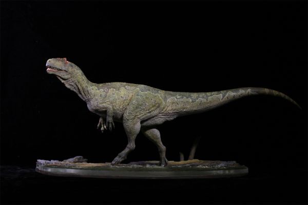 SHOWANNA 塗装済 1/18 サイズ アロサウルス イロケレシア 竜 樹脂 フィギュア 模型 大人 スタチュー 完成品 オブジェ 台座付き45.7cm級_画像3