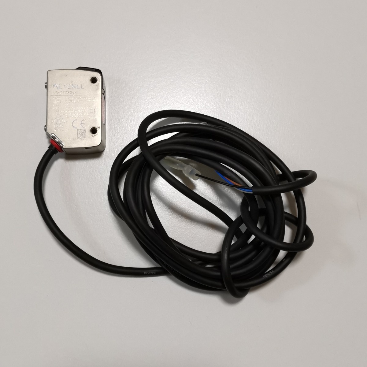 KEYENCE LR-ZB250AN アンプ内蔵型 CMOSレーザセンサ LR-Z KEYENCE LR-ZB250AN アンプ内蔵型 CMOSレーザセンサ LR-Z