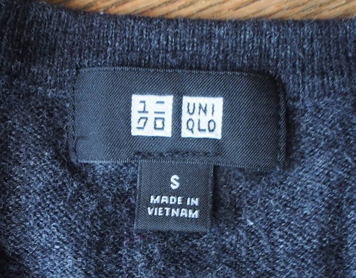 Uniqlo ユニクロ　カシミア混　コットン Vネック セーター　チャコールグレー　S_画像2