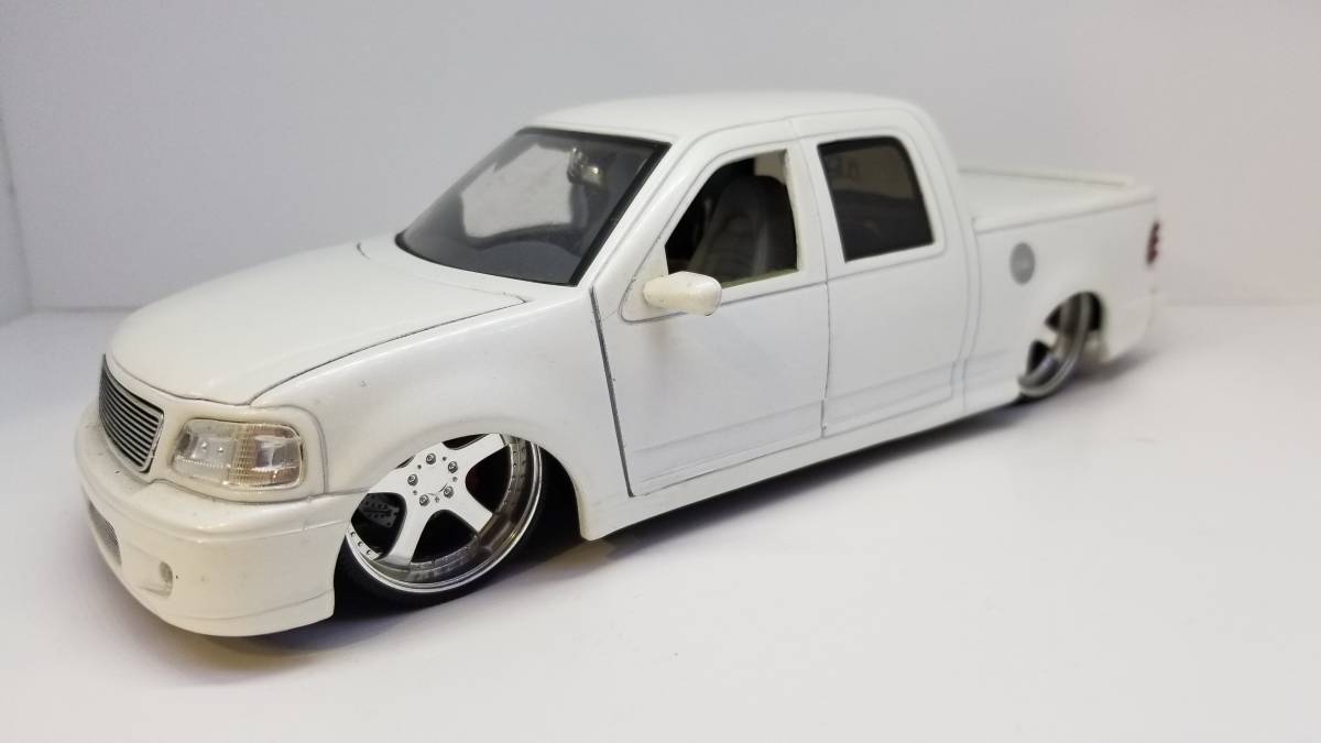 JADA TOYS ジャダトイズ 1/24 2003 フォード F-150 スーパークルー