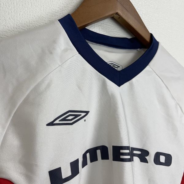 umbro アンブロ レディース ウィメンズ 半袖 Tシャツ トップス スポーツ ウェア Sサイズ ホワイト ネイビー レッド ロゴ プリント Vネック_画像3