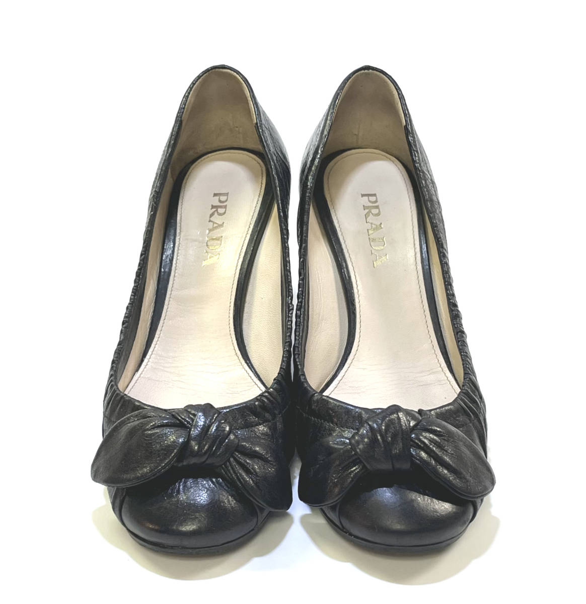 贅沢屋の PRADA プラダ パンプス(使用美品) リボン レーザー 女性用