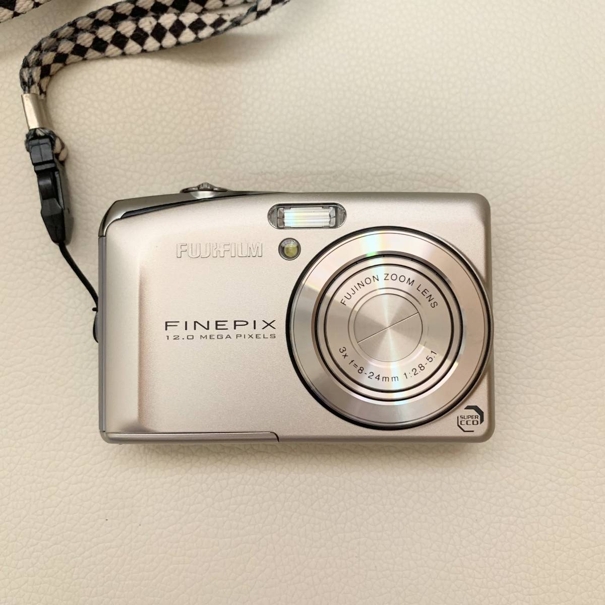 美品 FUJIFILM FINEPIX F50fd コンパクトデジタルカメラ フジフィルム 動作確認済み_画像3