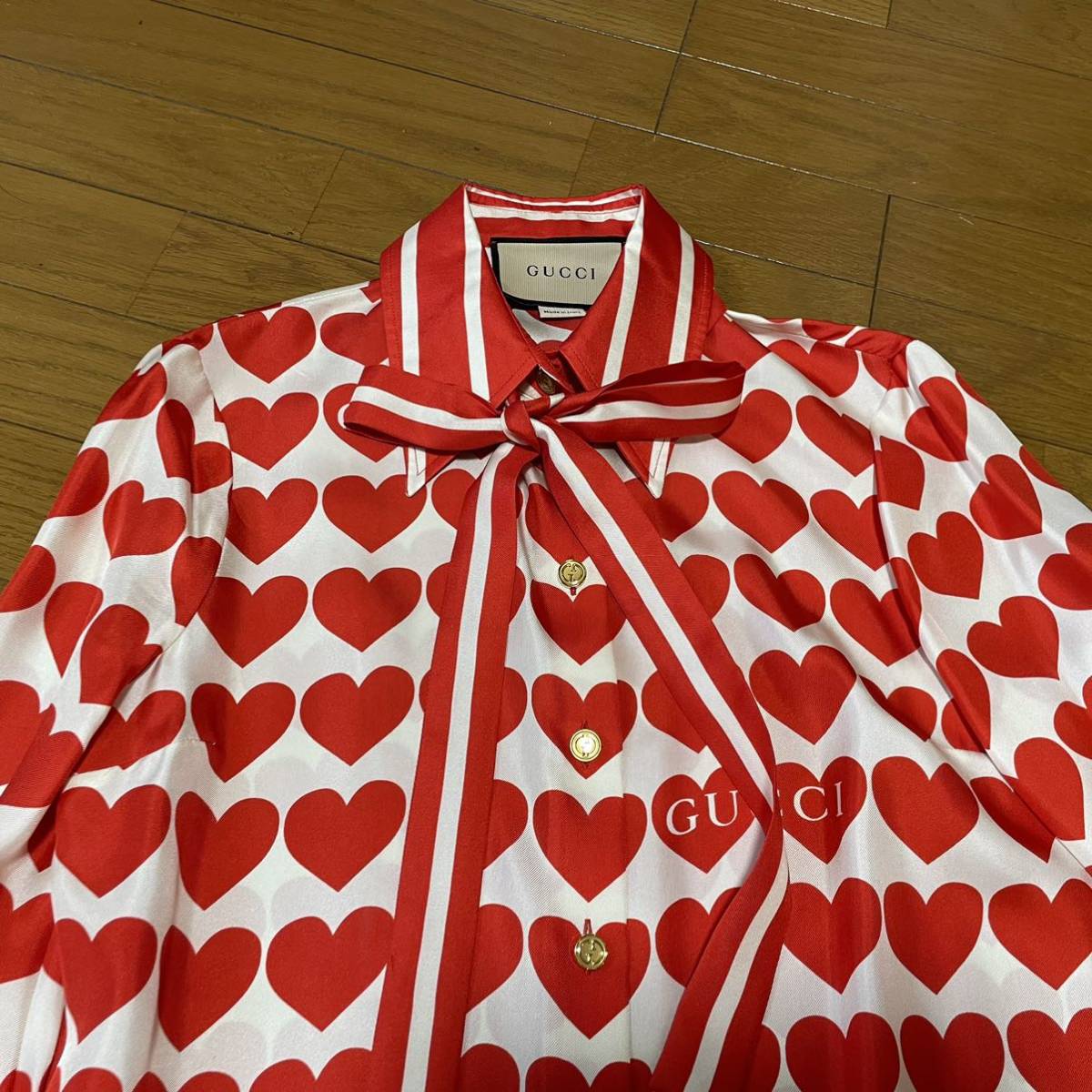 期間限定○GUCCIグッチ赤ハート柄loveparadeシルクリボンタイブラウス