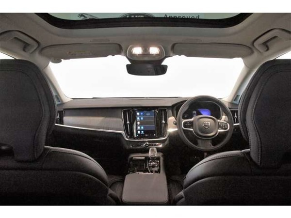 「V90 リチャージ プラグイン ハイブリッド T8 AWD インスクリプション 4WD 20インチ　パノラマルーフ　新車保証付」の画像3