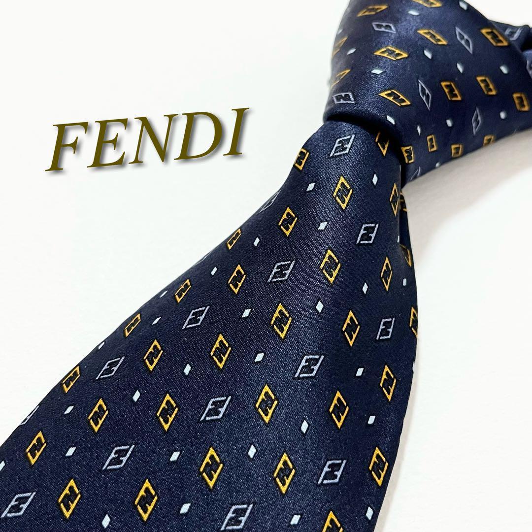 驚きの価格が実現!】 フェンディ 【美品】FENDI ネクタイ スーツ