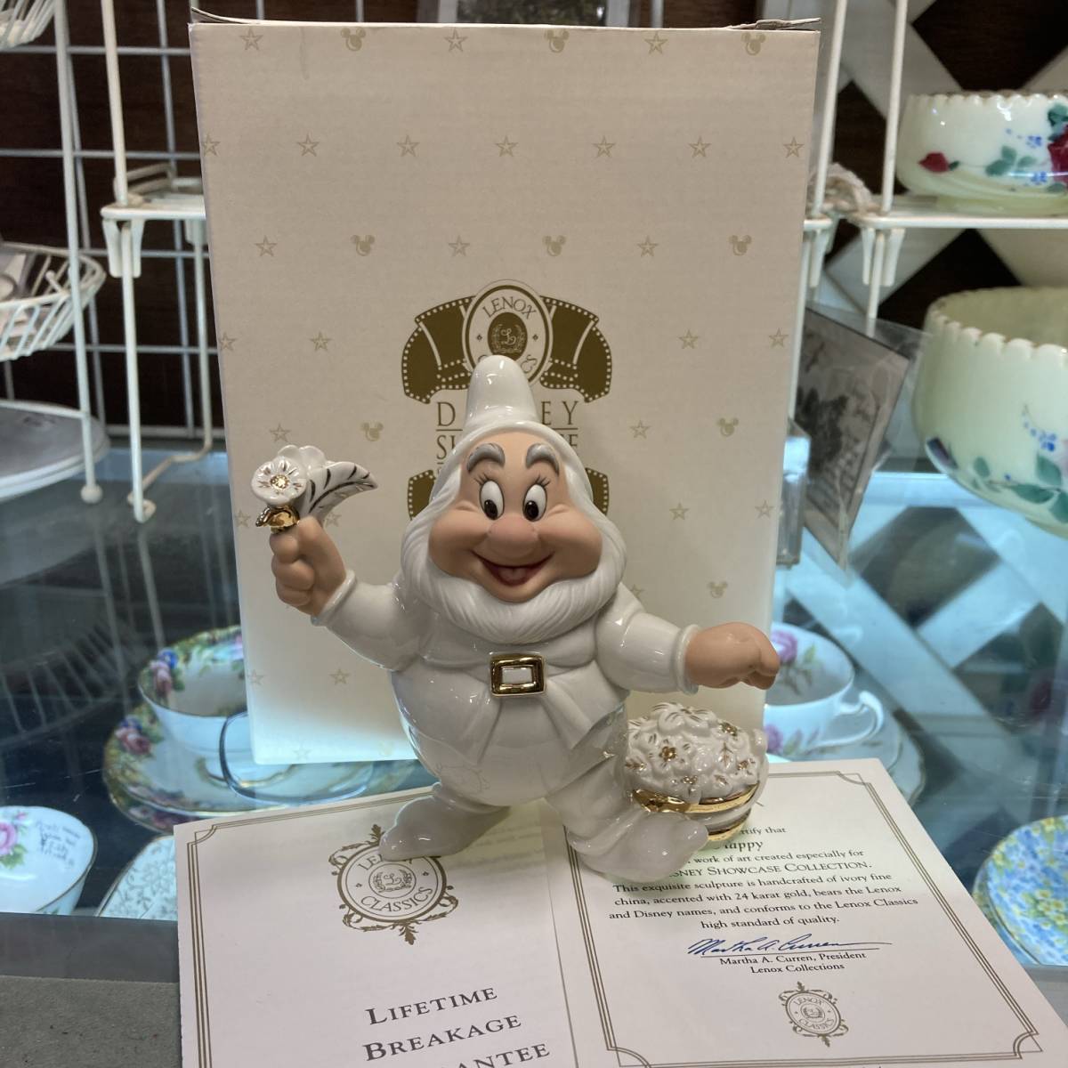 レノックス☆ディズニーショーケース 白雪姫 小人 HAPPY 陶器製 レノックス☆ディズニーショーケース 白雪姫 小人 HAPPY 陶器製